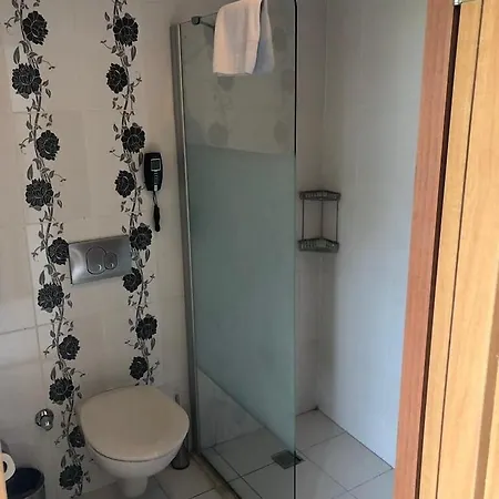 Monna Roza Hotel 4*